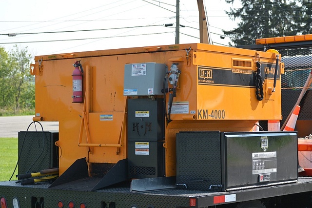 Термос-бункер для регенерации и нагрева асфальта на раме KM 4000